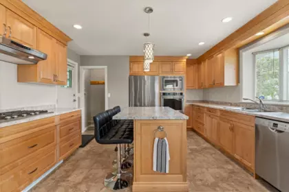 Kitchen Island Photo of 29486 Donatelli Avenue, Mission, BC