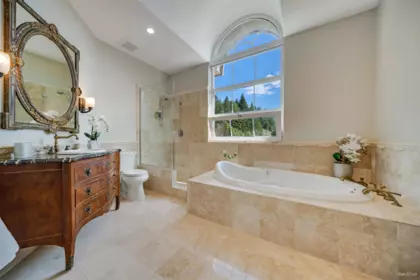Hot Tub / Spa Photo of 5387 Westhaven Wynd, West Vancouver, BC