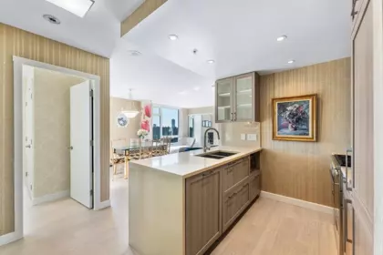 Hallway Photo of 3203 5665 Boundary Road, Vancouver, BC