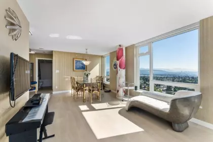 Powder Room Photo of 3203 5665 Boundary Road, Vancouver, BC