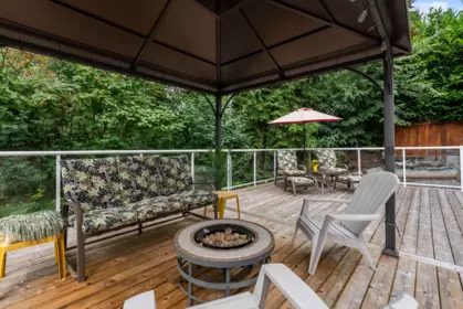 Hot Tub / Spa Photo of 8085 148a Street, Surrey, BC