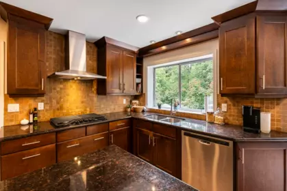 Walk-In Closet Photo of 8085 148a Street, Surrey, BC