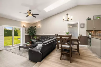 Breakfast Nook Photo of 15430 Kilmore Close, Surrey, BC