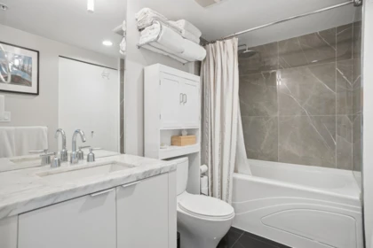 Powder Room Photo of 2201 918 Cooperage Way, Vancouver, BC