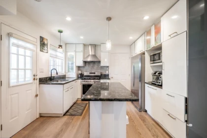 Kitchen Photo of 1525 E 51st Avenue, Vancouver, BC