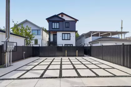 Outdoor Patio Photo of 2 2035 51st Street, Vancouver, BC
