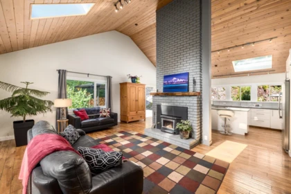 1302 Adams Road, Bowen Island, BC, Bowen Island — Single Family Residence for sale