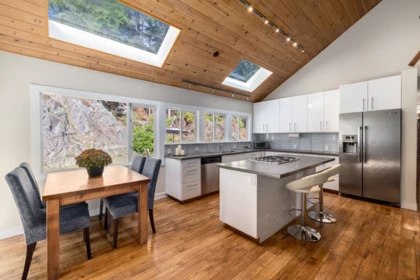 1302 Adams Road, Bowen Island, BC, Bowen Island — Single Family Residence for sale