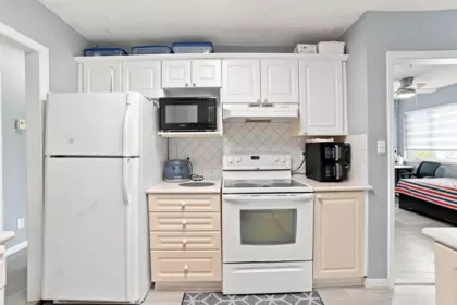 Kitchen Island Photo of 411 8142 120a Street, Surrey, BC
