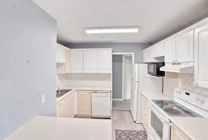 Primary Bathroom Photo of 411 8142 120a Street, Surrey, BC