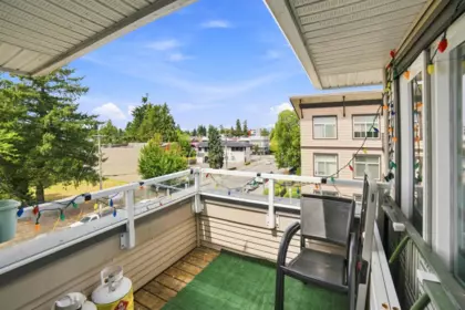 Walk-In Closet Photo of 411 8142 120a Street, Surrey, BC