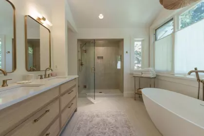 Hot Tub / Spa Photo of 6180 Candia Place, West Vancouver, BC