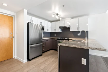 Dining Area Photo of 406 14 Begbie Street, New Westminster, BC