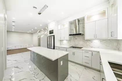 Kitchen Island Photo of 14711 62a Avenue, Surrey, BC