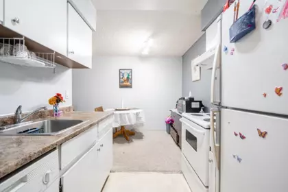 Primary Bathroom Photo of 209 15238 100 Avenue, Surrey, BC