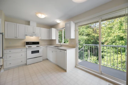 Breakfast Nook Photo of 4995 202a Street, Langley, BC