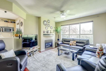 Kitchen Photo of 204 10188 155 Street, Surrey, BC