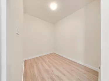 Entry Foyer Photo of 519 8080 Cambie Road, Richmond, BC