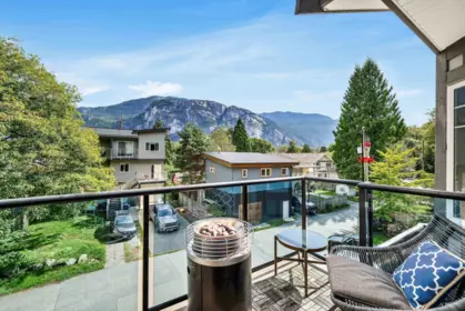 Living Room Photo of 38030 Seventh Avenue, Squamish, BC