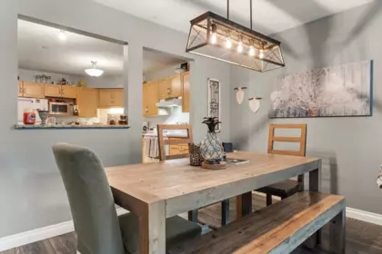 Kitchen Island Photo of 102 33280 E Bourquin Crescent, Abbotsford, BC