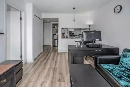 Kitchen Photo of 905 1188 Howe Street, Vancouver, BC