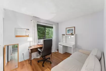 Powder Room Photo of 834 Hendecourt Road, North Vancouver, BC