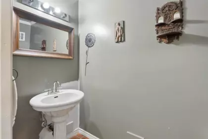 Primary Bathroom Photo of 834 Hendecourt Road, North Vancouver, BC