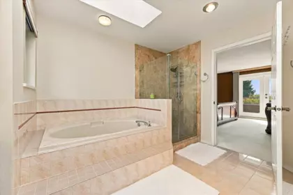 Staircase Photo of 1523 Lawson Avenue, West Vancouver, BC