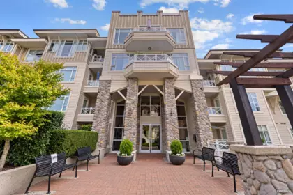 Entry Foyer Photo of 405 3625 Windcrest Drive, North Vancouver, BC