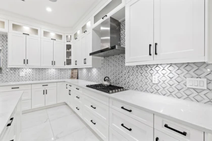 Kitchen Island Photo of 18065 58a Avenue, Surrey, BC