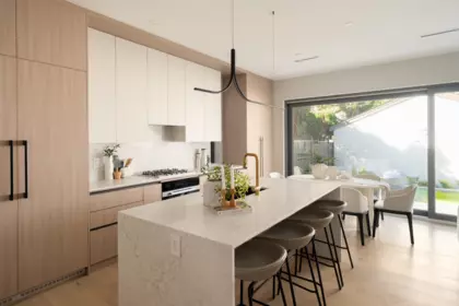 Breakfast Nook Photo of 2 2941 W 29th Avenue, Vancouver, BC