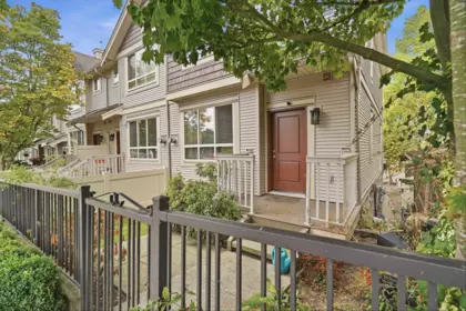 Exterior Rear Photo of 6 19560 68 Avenue, Surrey, BC