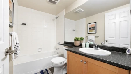 Primary Bathroom Photo of 3411 240 Sherbrooke Street, New Westminster, BC
