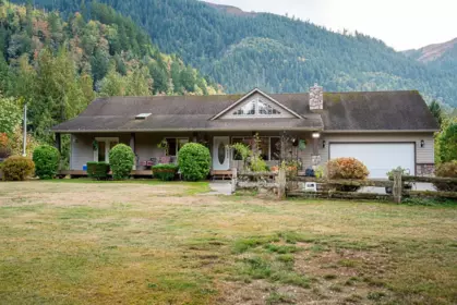 42921 Frost Road, Columbia Valley, BC, Columbia Valley — Single Family Residence for sale