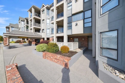 Backyard Photo of 107 15241 18 Avenue, Surrey, BC