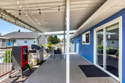 Garden / Landscaping Photo of 8134 Cedar Street, Mission, BC