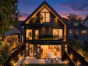 2 2145 Napier Street, Vancouver, BC, Vancouver — Half Duplex for sale