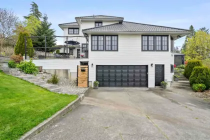 16071 8 Avenue, Surrey, BC, Surrey — Single Family Residence for sale
