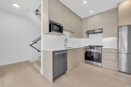 4 3800 Pender Street, Burnaby, BC, Burnaby — Townhouse for sale