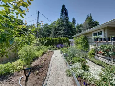 6534 Bjorn Place, Sechelt, BC, Sechelt — Single Family Residence for sale