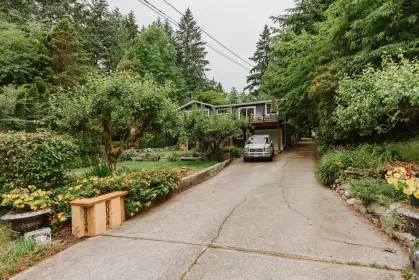 6034 Coracle Drive, Sechelt, BC, Sechelt — Single Family Residence for sale