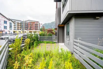1351 Marinaside Place, Squamish, BC, Squamish — Townhouse for sale