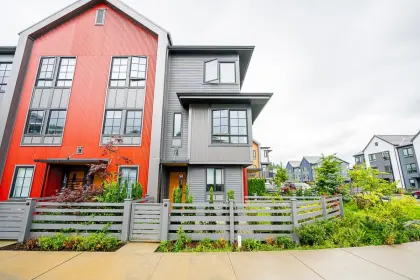 1351 Marinaside Place, Squamish, BC, Squamish — Townhouse for sale