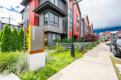 1351 Marinaside Place, Squamish, BC, Squamish — Townhouse for sale
