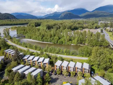 10 39893 Government Road, Squamish, BC, Squamish — Townhouse for sale