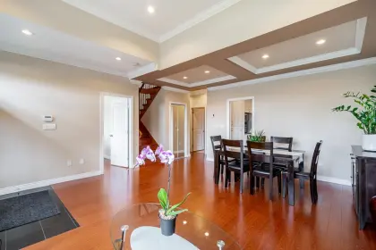 6857 Elwell Street, Burnaby, BC, Burnaby — Half Duplex for sale