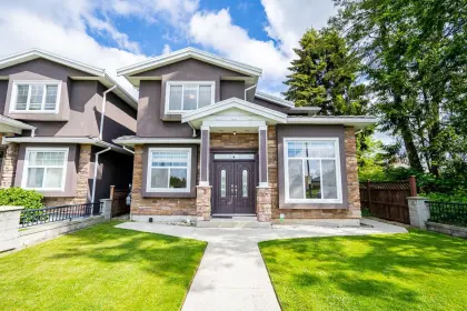 6857 Elwell Street, Burnaby, BC, Burnaby — Half Duplex for sale
