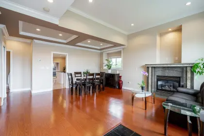 6857 Elwell Street, Burnaby, BC, Burnaby — Half Duplex for sale