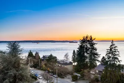 704 2187 Bellevue Avenue, West Vancouver, BC, West vancouver — Apartment/Condo for sale