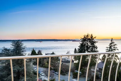 704 2187 Bellevue Avenue, West Vancouver, BC, West vancouver — Apartment/Condo for sale